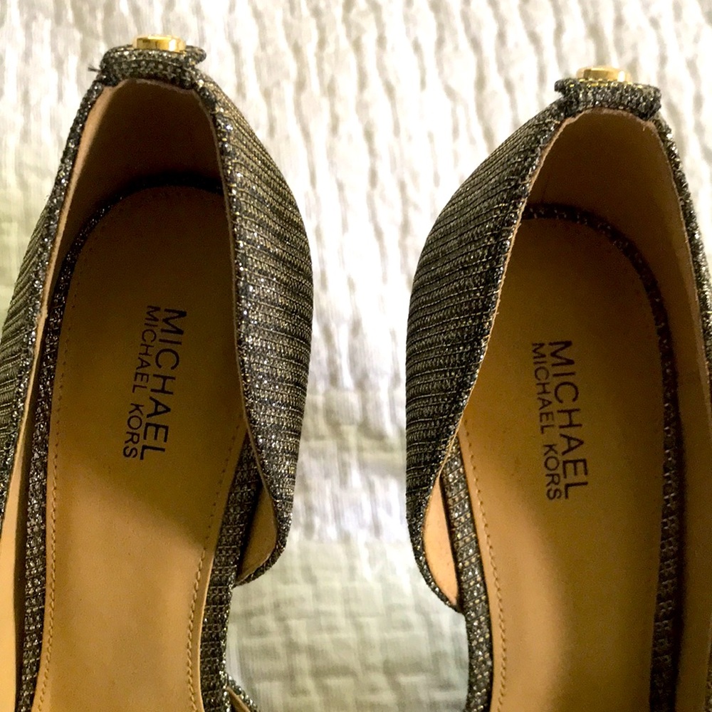 Michael Kors metallic pumps. Size 8 - Picture 3 of 6